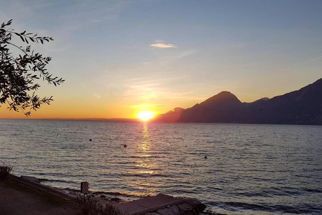 Villa Francesca-Grande Appartamento In Riva Al Lago Brenzone sul Garda Exteriér fotografie